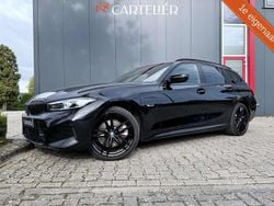 Zwart, metallic lak Gebruikt 2022 BMW 330e M Sport Stationwagen | € 35.995 (Eerlijke prijs)