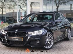 Zwart (metallic) Gebruikt 2018 BMW 320 M Sport Sedan | € 20.700 (Goede deal)