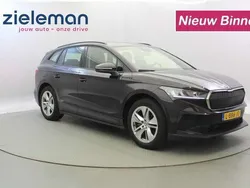 Zwart, metallic lak Gebruikt 2021 Skoda Enyaq iV SUV | € 22.344 (Eerlijke prijs)