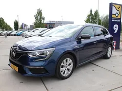 Blauw, metallic lak Gebruikt 2019 Renault Mégane GrandTour LIMITED Stationwagen | € 14.949 (Eerlijke prijs)