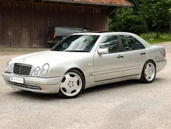 Zilver Gebruikt 1996 Mercedes E50 AMG AMG Sedan | € 34.242