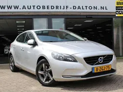 Grijs Gebruikt 2015 Volvo V40 Momentum Stationwagen | € 9.950 (Eerlijke prijs)