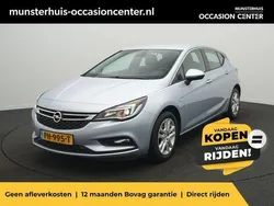 Grijs Gebruikt 2017 Opel Astra Edition Hatchback | € 12.750 (Eerlijke prijs)