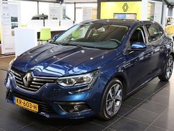 Donker blauw metallic Gebruikt 2016 Renault Mégane IV Bose Edition Hatchback | € 9.950 (Eerlijke prijs)