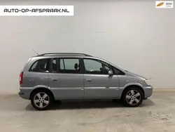 Grijs, metallic lak Gebruikt 2005 Opel Zafira MPV | € 1.188 (Goede deal)