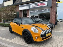 Oranje Gebruikt 2015 Mini Cooper Business Hatchback | € 12.950 (Eerlijke prijs)