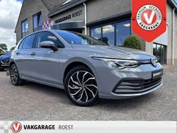 Grijs Gebruikt 2020 VW Golf VII Life Hatchback | € 22.500 (Goede deal)