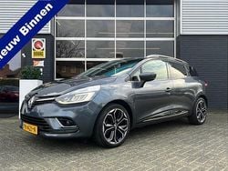 Grijs Gebruikt 2017 Renault Clio GrandTour Intens Stationwagen | € 10.995 (Iets duurder)