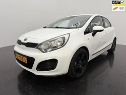Wit Gebruikt 2012 Kia Rio Comfort Hatchback | € 4.995 (Eerlijke prijs)