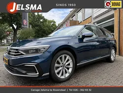 Blauw, metallic lak Gebruikt 2022 VW Passat GTE Stationwagen | € 25.000 (Eerlijke prijs)