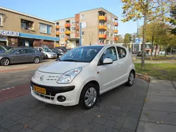 Wit Gebruikt 2009 Nissan Pixo Hatchback | € 1.750 (Eerlijke prijs)