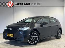 Grijs (metallic) Gebruikt 2022 VW ID.3 Pro Hatchback | € 19.840 (Eerlijke prijs)