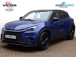 Blauw, metallic lak Gebruikt 2024 Lexus LBX SUV | € 43.900 (Eerlijke prijs)