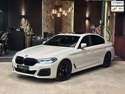 Wit Gebruikt 2022 BMW 530 M Sport Sedan | € 39.750 (Super prijs)
