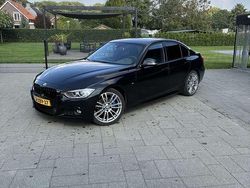 Zwart Gebruikt 2014 BMW 320 Executive Sedan | € 16.450 (Duur)