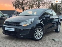 Zwart Gebruikt 2012 Kia Rio Hatchback | € 5.499 (Goede deal)