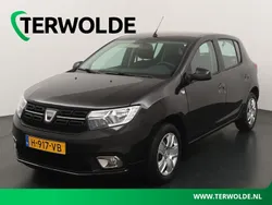 Zwart Gebruikt 2020 Dacia Sandero Lauréate Hatchback | € 11.795 (Eerlijke prijs)