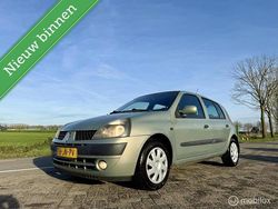 Groen Gebruikt 2002 Renault Clio II Expression Hatchback | € 1.250 (Eerlijke prijs)