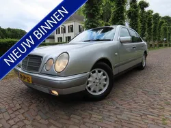 Grijs Gebruikt 1998 Mercedes E240 Avantgarde Sedan | € 3.950