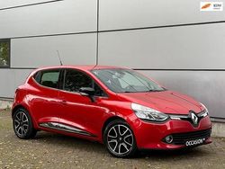 Rood Gebruikt 2015 Renault Clio IV Night&Day Hatchback | € 4.750 (Eerlijke prijs)