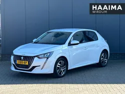 Wit Gebruikt 2020 Peugeot 208 Allure Hatchback | € 17.945 (Eerlijke prijs)