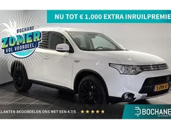 Polar white Gebruikt 2015 Mitsubishi Outlander P-HEV Edition SUV | € 16.250 (Eerlijke prijs)