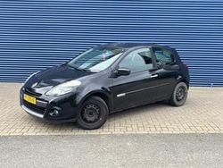 Zwart Gebruikt 2009 Renault Clio II Dynamique Hatchback | € 1.400 (Goede deal)