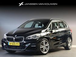 Zwart Gebruikt 2020 BMW 218 Executive Stationwagen | € 23.795 (Eerlijke prijs)
