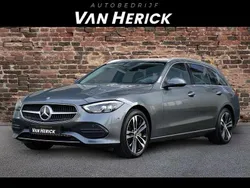 Grijs Gebruikt 2022 Mercedes C300e Avantgarde Stationwagen | € 34.445 (Goede deal)