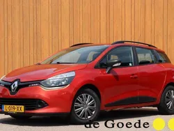 Rood Gebruikt 2015 Renault Clio GrandTour Collection Stationwagen | € 6.940 (Eerlijke prijs)