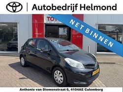 Zwart Gebruikt 2013 Toyota Yaris Hatchback | € 6.150 (Eerlijke prijs)