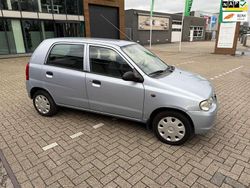 Grijs Gebruikt 2002 Suzuki Alto GLS Hatchback | € 950 (Eerlijke prijs)
