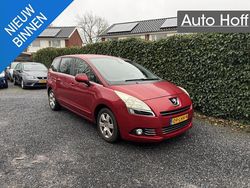 Rood Gebruikt 2010 Peugeot 5008 MPV | € 5.445 (Eerlijke prijs)