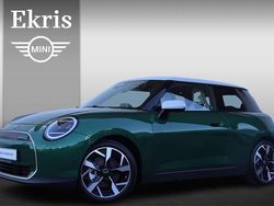 Groen Gebruikt 2025 Mini Cooper Favoured Hatchback | € 30.950