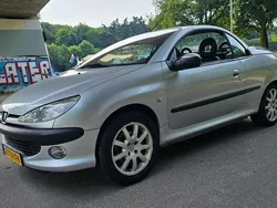 Grijs Gebruikt 2003 Peugeot 206 CC Roland Garros Cabriolet | € 395 (Super prijs)