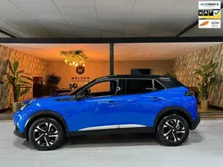 Blauw, metallic lak Gebruikt 2020 Peugeot 2008 GT-line SUV | € 18.990 (Eerlijke prijs)