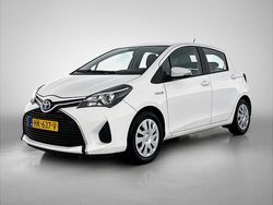 Wit Gebruikt 2015 Toyota Yaris Hybrid Hatchback | € 12.945 (Eerlijke prijs)