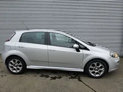 Grijs Gebruikt 2015 Fiat Punto Evo Lounge Hatchback | € 5.950 (Eerlijke prijs)