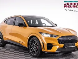 Geel Gebruikt 2022 Ford Mustang Mach-E GT SUV | € 41.900 (Super prijs)