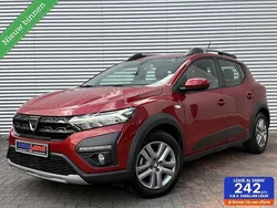 Rood, metallic lak Gebruikt 2021 Dacia Sandero Stepway Hatchback | € 14.950 (Eerlijke prijs)