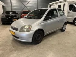 Grijs Gebruikt 2002 Toyota Yaris Hatchback | € 750 (Eerlijke prijs)