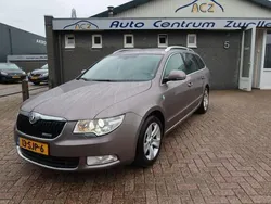 Grijs Gebruikt 2011 Skoda Superb Ambition Stationwagen | € 3.500 (Goede deal)