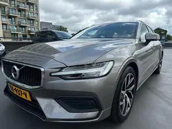 Grijs Gebruikt 2018 Volvo V60 Momentum Stationwagen | € 23.950 (Super prijs)