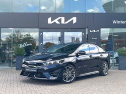 Zwart Gebruikt 2024 Kia ProCeed Hatchback | € 36.395 (Eerlijke prijs)