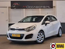 Wit Gebruikt 2013 Kia Rio Comfort Hatchback | € 5.995 (Eerlijke prijs)