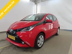 Rood Gebruikt 2018 Toyota Aygo X-play Hatchback | € 9.399 (Eerlijke prijs)