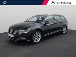 Zwart, metallic lak Gebruikt 2022 VW Passat Elegance Stationwagen | € 26.940 (Eerlijke prijs)