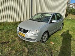 Grijs Gebruikt 2009 VW Polo Comfortline Hatchback | € 2.750 (Eerlijke prijs)
