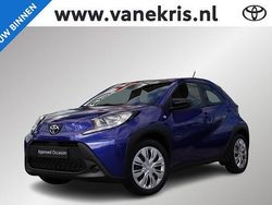 Blauw Gebruikt 2024 Toyota Aygo Play Hatchback | € 17.440 (Eerlijke prijs)