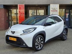 Wit Nieuw 2025 Toyota Aygo X Pulse SUV | € 21.690